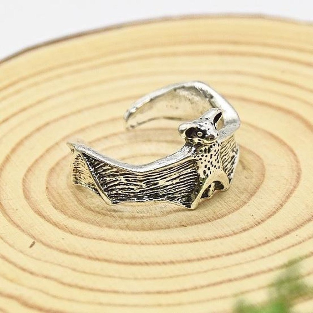 Gothic Bat Ring - Picture 4 of 5